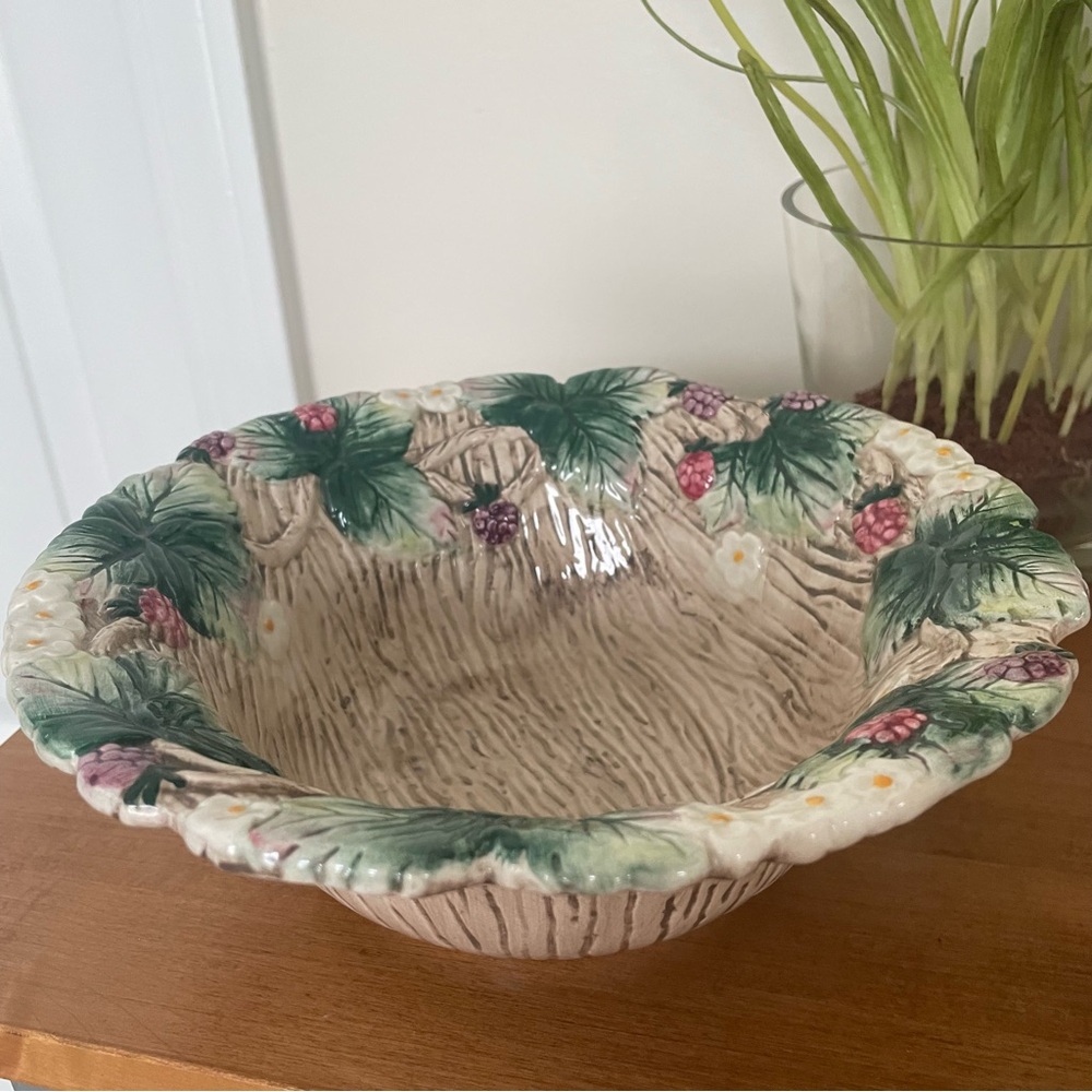 Fit and Floyd Wild Raspberry bowl